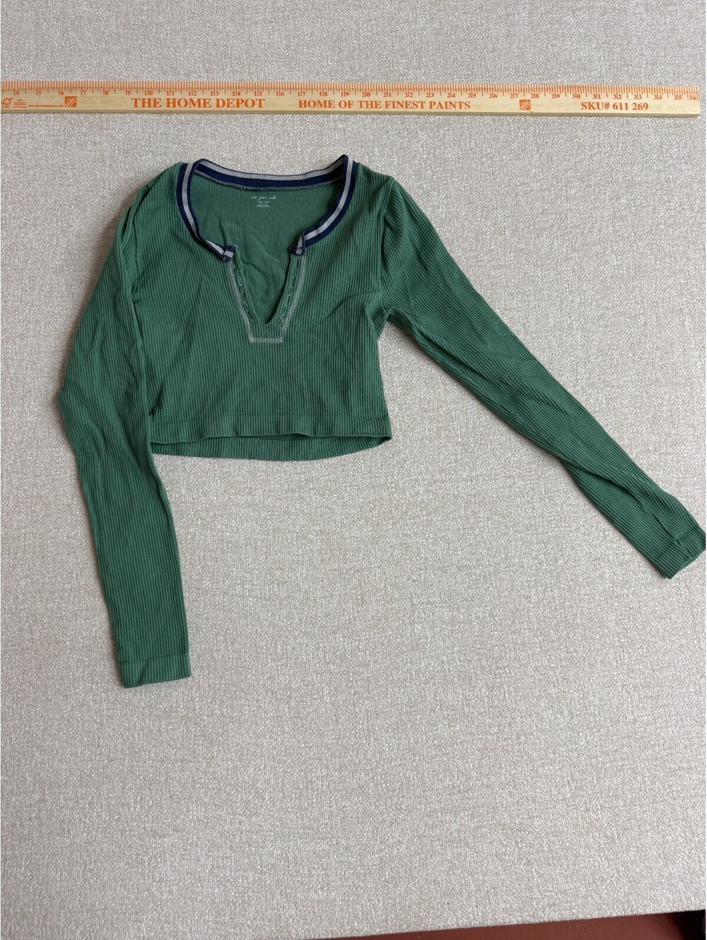 Out From Under Urban Outfitters Womens XS/S Green Ribbed Split Neck Crop Top